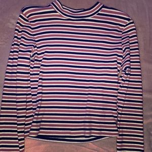 Long sleeve crop top